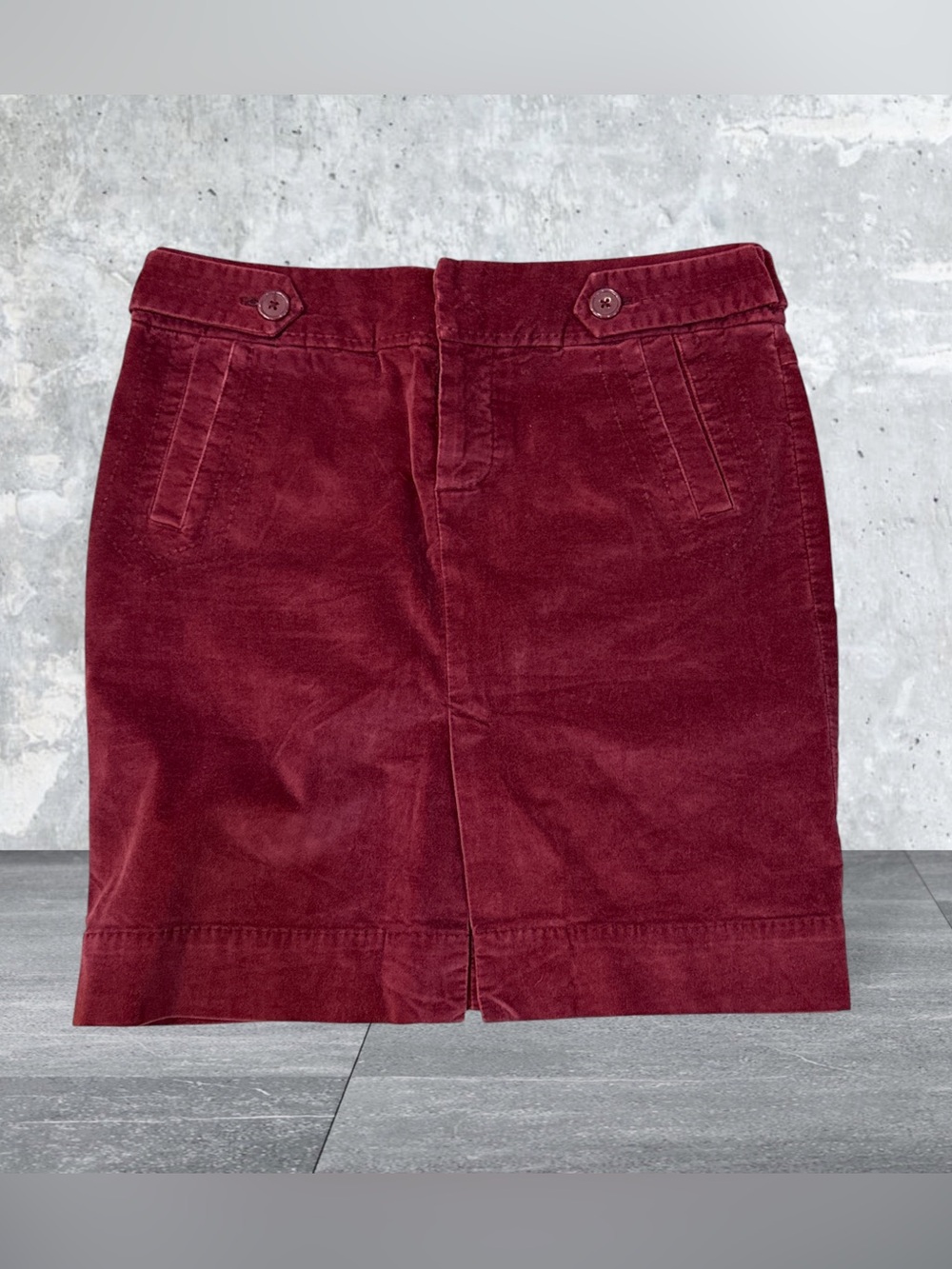 American Eagle Burgundy Velour Skirt, Soft Textured fabric, Front Slit Sz 0